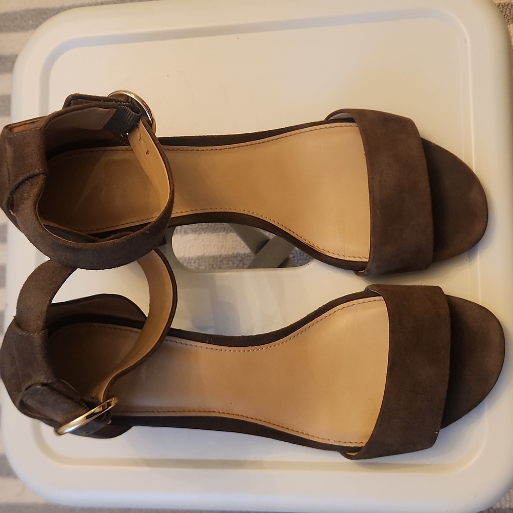 Michael Kors Olive Green Heeled Sandals. - Picture 8 of 8